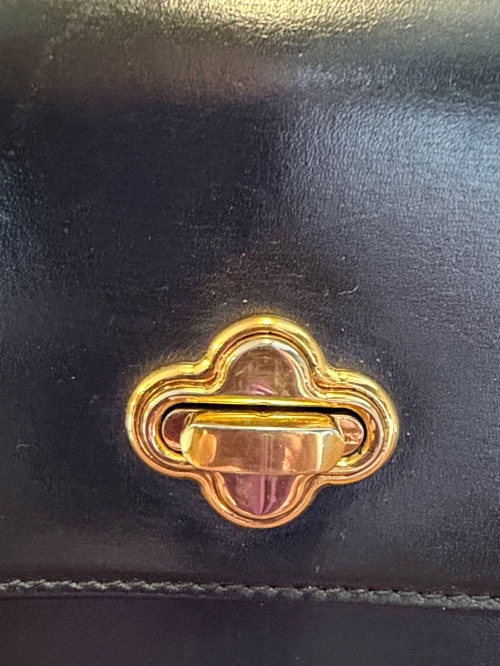 Vintage Bally black leather handbag with gold-tone turn-lock closure. - Picture 3 of 14